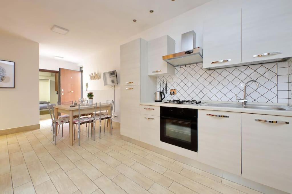 Appartamento Vatican Flat Spacious Cozy With Court
